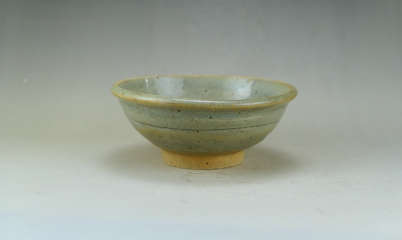 古玩陶瓷元代.龍泉窯青瓷唇口碗拍賣，當前價格3333元