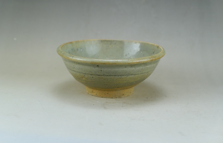古玩陶瓷元代.龍泉窯青瓷唇口碗拍賣，當前價格3333元