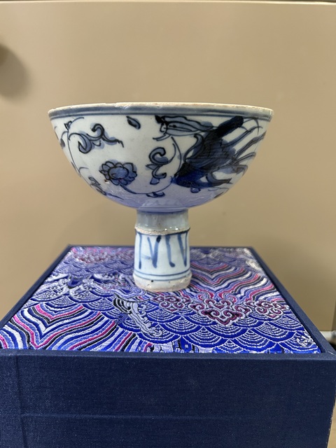 古玩陶瓷明 青花鳳紋暗刻高足杯拍賣，當前價格12000元