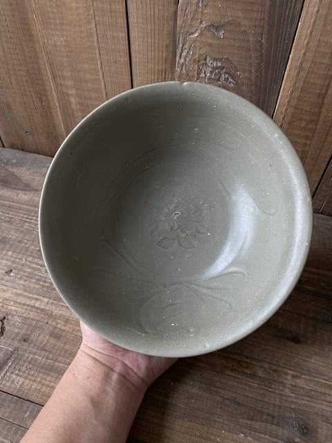 古玩陶瓷宋代龍泉青瓷刻花碗拍賣,當前價格2800元