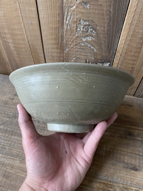 古玩陶瓷宋代龍泉青瓷刻花碗拍賣,當前價格2800元
