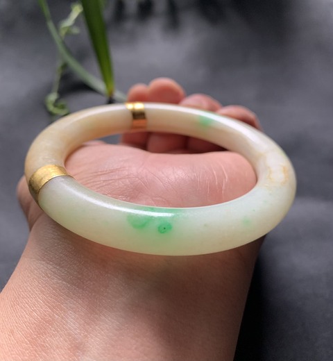古玩玉器清代天然翡翠手鐲拍賣,當前價格15000元