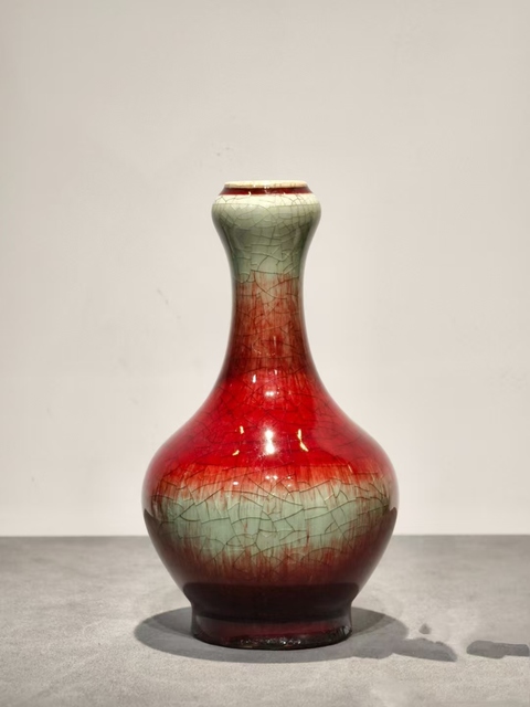 古玩陶瓷紅釉蒜頭瓶拍賣，當前價格8900元