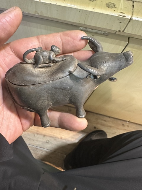 古玩雜項牛型水滴拍賣,當前價格2000元