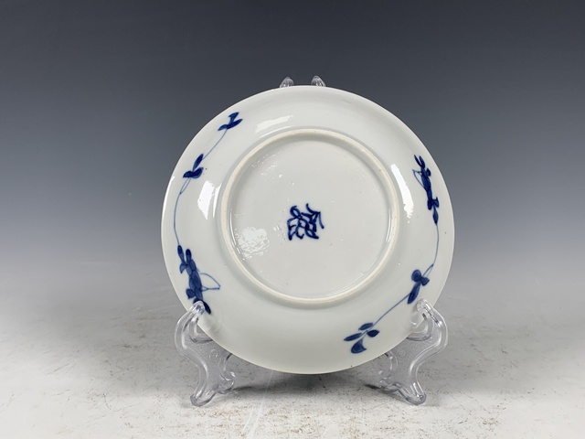 古玩陶瓷清康熙·青花安居樂業紋小碟拍賣，當前價格2980元