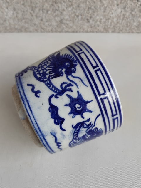 古玩陶瓷龍紋青花圈足筒式香爐拍賣,當前價格398元