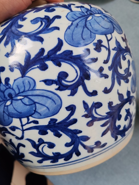 古玩陶瓷清中期青花纏枝花卉紋罐拍賣,當前價格1660元