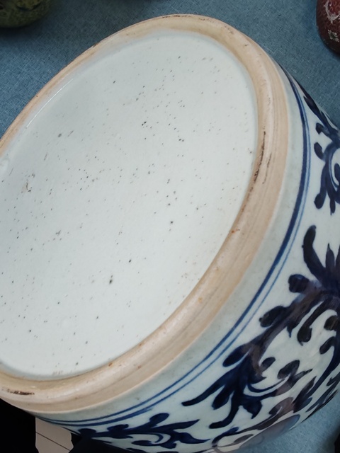 古玩陶瓷清中期青花纏枝花卉紋罐拍賣,當前價格1660元