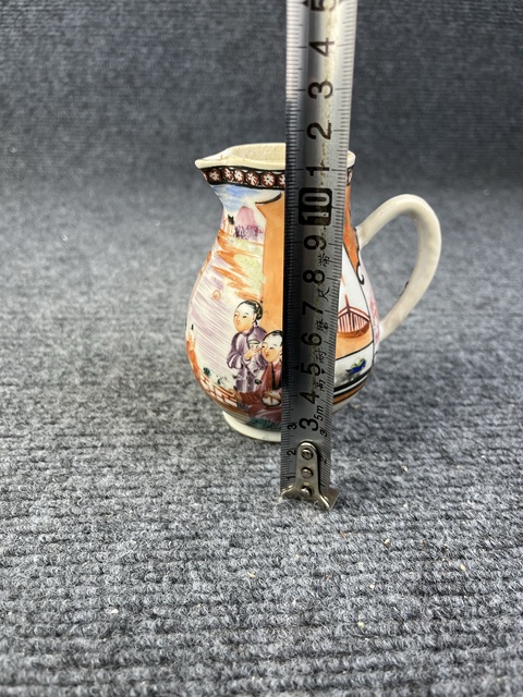古玩陶瓷乾隆廣彩合家歡奶壺拍賣,當(dāng)前價(jià)格1888元
