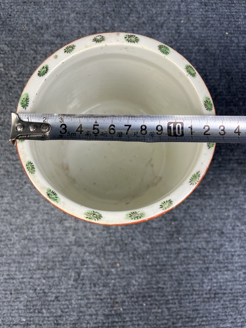 古玩陶瓷廣彩開窗人物花卉紋大筆筒拍賣,當(dāng)前價格2388元