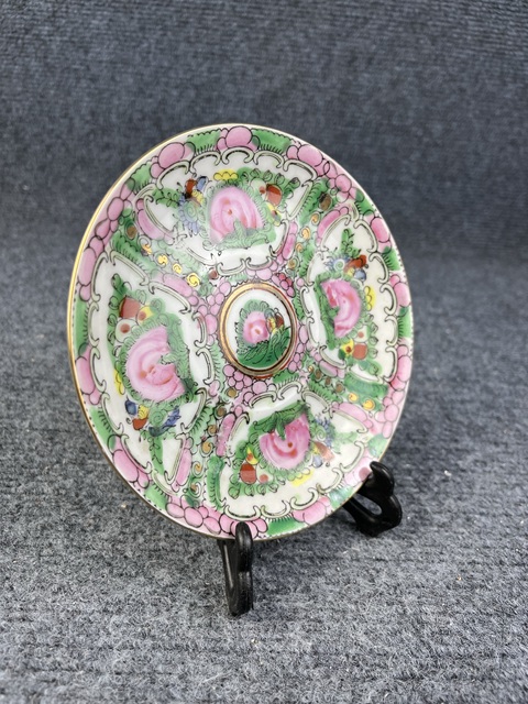 古玩陶瓷廣彩花卉紋盤拍賣,當前價格188元