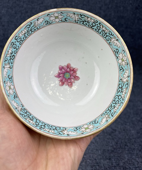 古玩陶瓷粉彩大雅齋風格茶碗拍賣,當前價格3600元