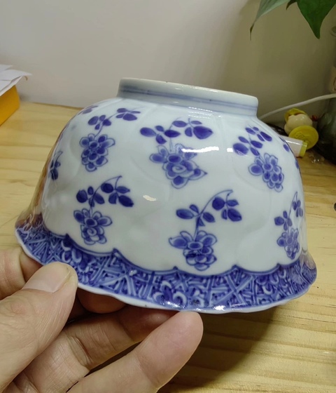 古玩陶瓷清康熙時期青花花卉壓印紋花口碗拍賣,當前價格2980元