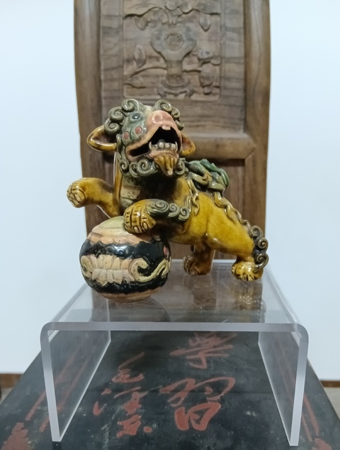 古玩陶瓷獅子塑像拍賣,當(dāng)前價格5000元
