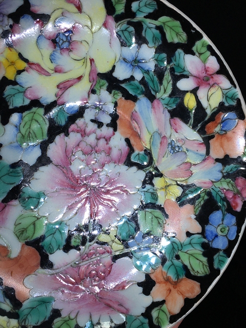 古玩陶瓷晚清民國 乾隆年制寄托款墨地粉彩百花紋飾杯碟一套拍賣，當前價格1688元