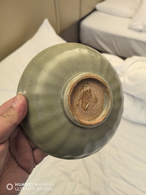古玩陶瓷龍泉青瓷仰蓮紋盤拍賣，當前價格9999元
