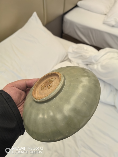 古玩陶瓷龍泉青瓷仰蓮紋盤拍賣，當前價格9999元