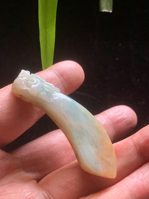 古玩玉器極美天然翡翠雕“龍首刀”拍賣,當前價格3200元