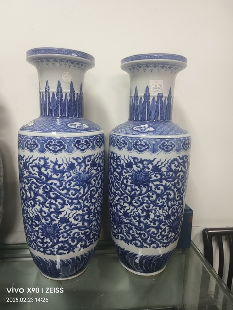 古玩陶瓷青花纏枝花卉紋棒槌瓶,無底圖,疑似復窯拍賣,當前價格180000元