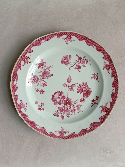 古玩陶瓷胭脂紅彩花卉紋盤拍賣,當(dāng)前價(jià)格988元