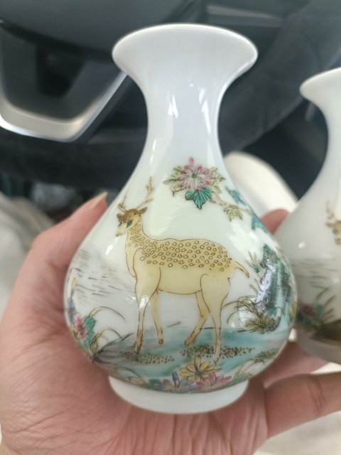 古玩陶瓷粉彩鹿紋玉壺春瓶拍賣,當前價格3888元