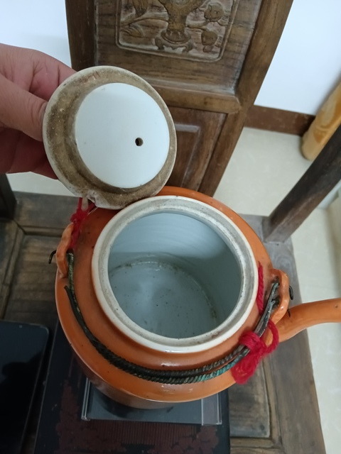 古玩陶瓷**紅釉描金花鳥紋提梁壺拍賣，當(dāng)前價格888元