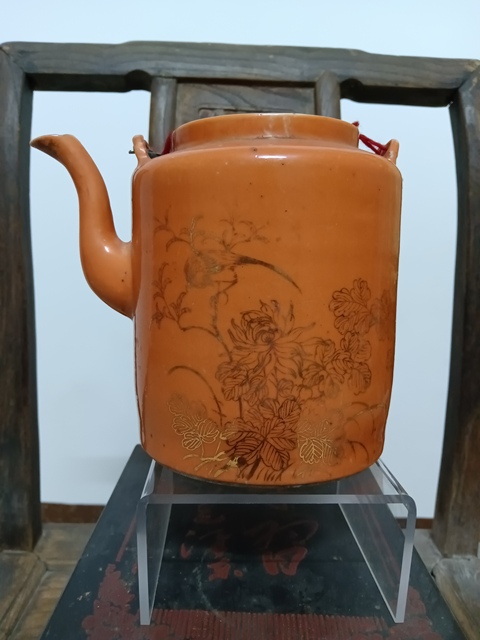 古玩陶瓷**紅釉描金花鳥紋提梁壺拍賣，當(dāng)前價格888元