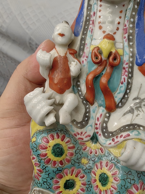 古玩陶瓷粉彩觀音送子造像真品鑒賞圖