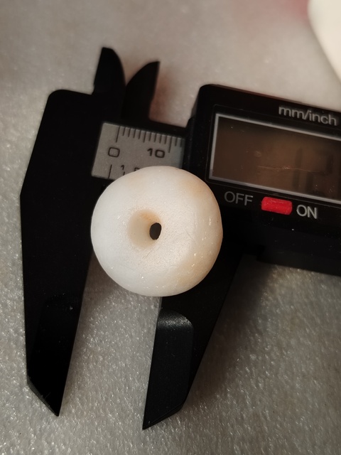 古玩玉器高古瑪瑙地方玉珠一顆拍賣,當(dāng)前價格320元
