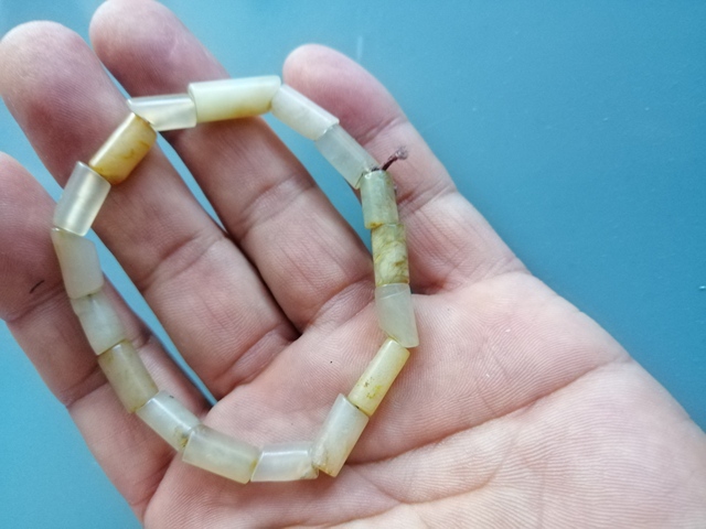 古玩玉器岫玉珠串拍賣,當(dāng)前價(jià)格199元