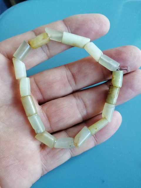 古玩玉器岫玉珠串拍賣,當(dāng)前價(jià)格199元