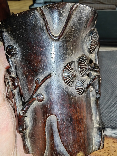 古玩雜項小葉紫檀木雕梅花枝桿形筆筒真品鑒賞圖
