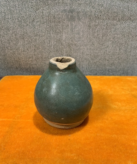 古玩陶瓷長沙窯綠釉截口瓶拍賣,當前價格0元