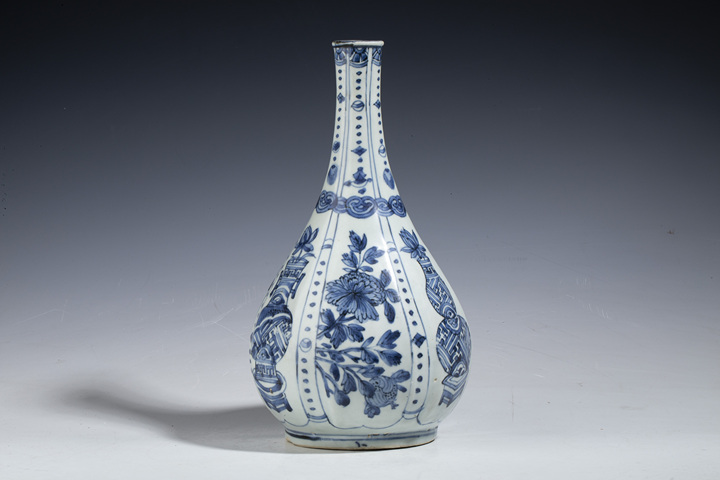古玩陶瓷明晚·青花開窗博古花卉紋膽瓶拍賣,當前價格18888元