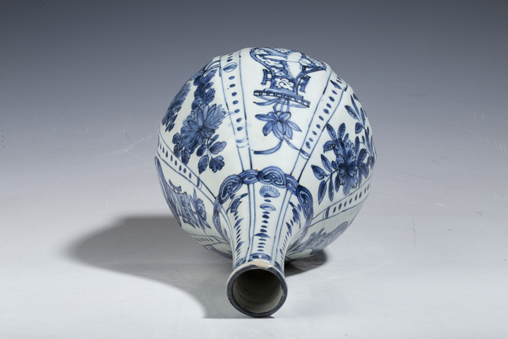 古玩陶瓷明晚·青花開窗博古花卉紋膽瓶拍賣,當前價格18888元