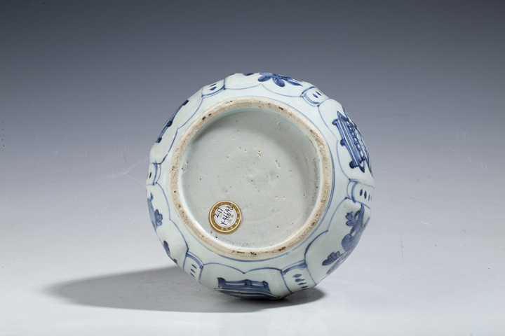 古玩陶瓷明晚·青花開窗博古花卉紋膽瓶拍賣,當前價格18888元