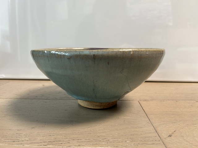 古玩陶瓷金元·鈞窯天藍釉紫斑碗拍賣,當前價格80000元