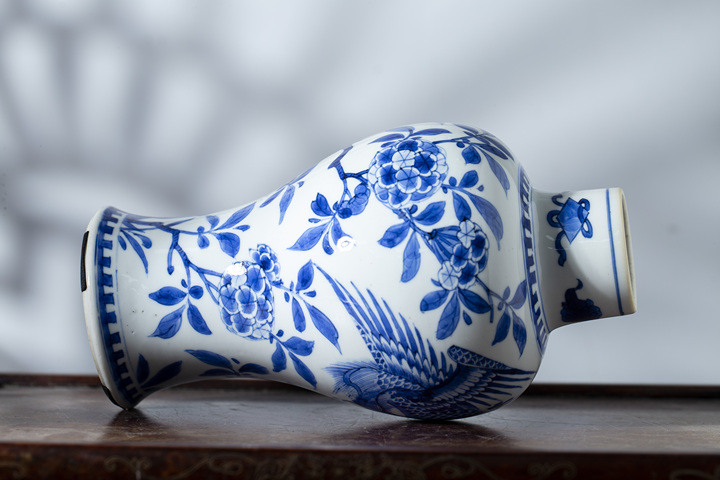 古玩陶瓷清康熙·青花鳳凰牡丹紋瓶拍賣，當前價格18000元