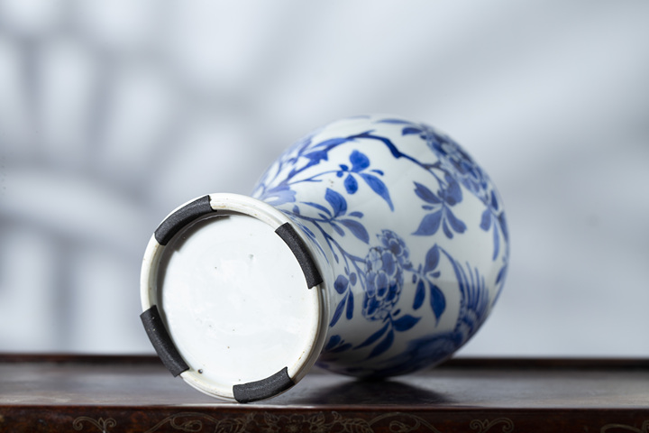 古玩陶瓷清康熙·青花鳳凰牡丹紋瓶拍賣，當前價格18000元