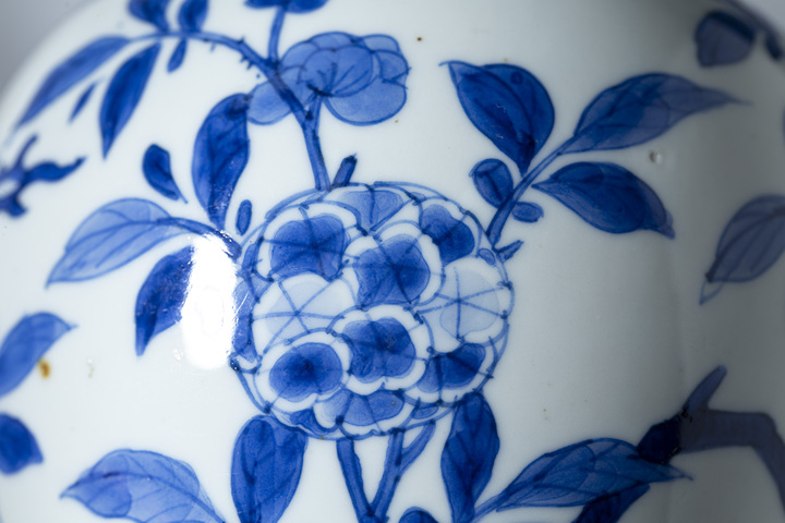 古玩陶瓷清康熙·青花鳳凰牡丹紋瓶拍賣，當前價格18000元