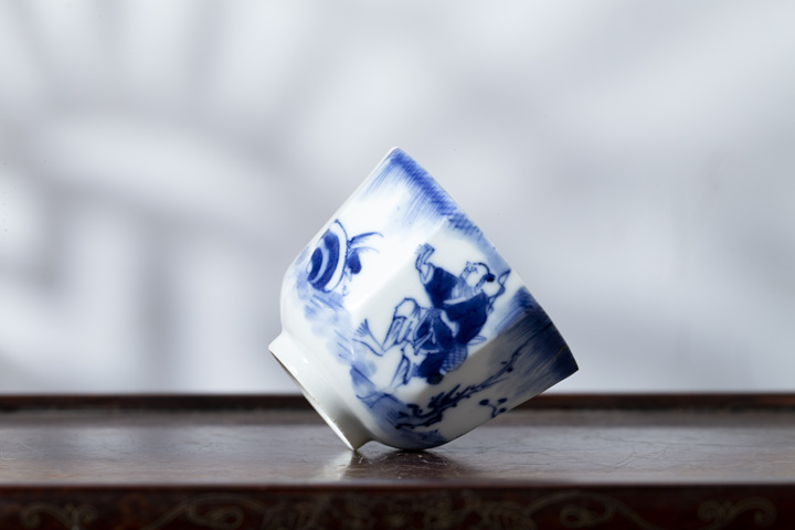古玩陶瓷清道光·青花鷸蚌相爭(zhēng)漁翁圖八方杯拍賣，當(dāng)前價(jià)格1588元