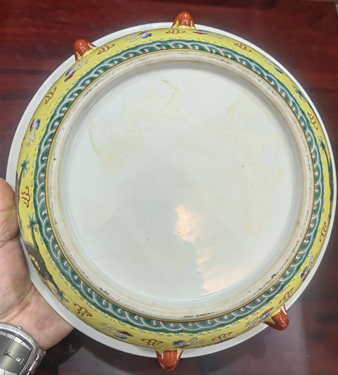 古玩陶瓷黃地粉彩趕珠龍紋蓋鍋拍賣,當前價格310元