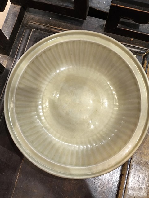 古玩陶瓷龍泉青瓷折沿盤拍賣,當前價格18000元