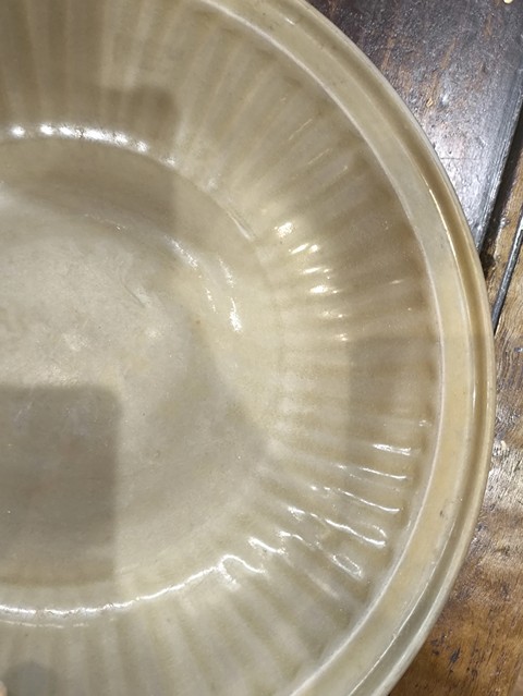 古玩陶瓷龍泉青瓷折沿盤拍賣,當前價格18000元