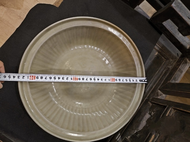 古玩陶瓷龍泉青瓷折沿盤拍賣,當前價格18000元