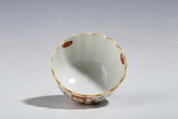 古玩陶瓷清晚期·五彩開窗花卉紋花口杯碟拍賣，當前價格158元