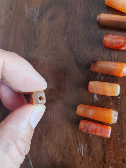 古玩玉器清代紅瑪瑙多棱珠拍賣，當前價格588元