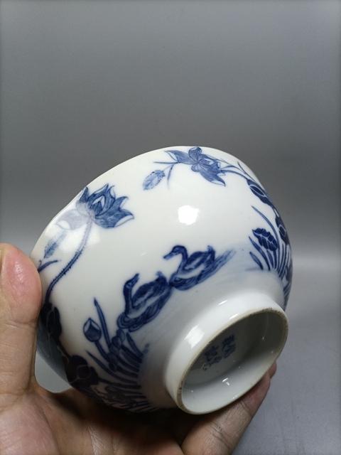 古玩陶瓷清青花滿池矯紋花口碗拍賣,當前價格4080元