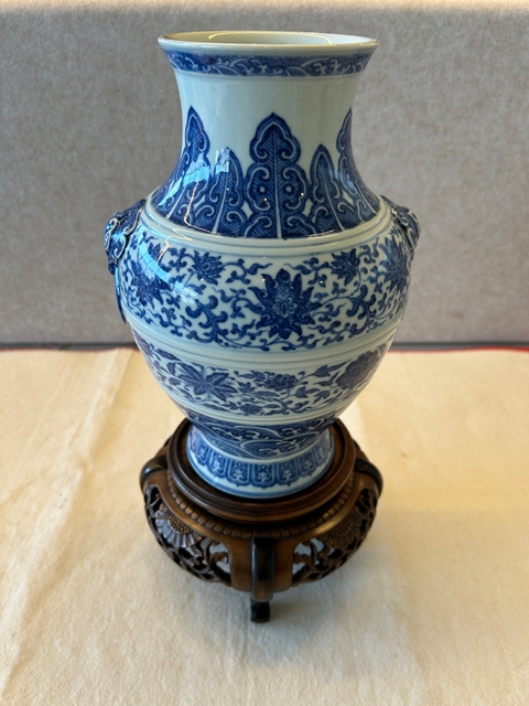 古玩陶瓷［2025精品道光立件官窯］青花纏枝蓮紋鋪首尊拍賣，當前價格1188888元