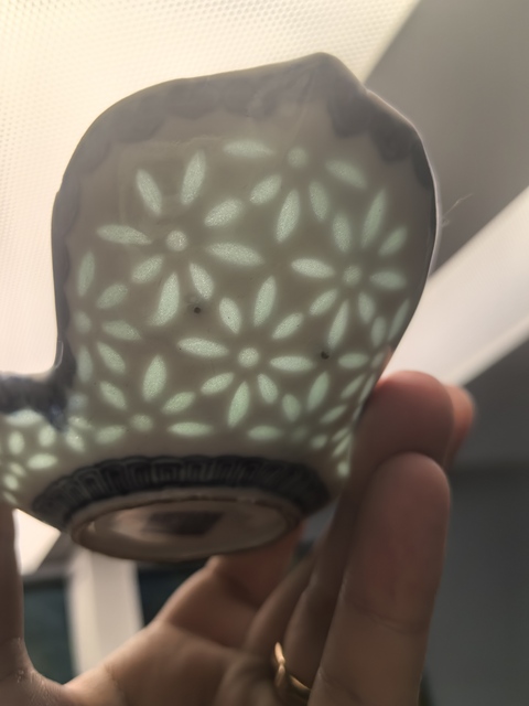 古玩陶瓷乾隆青花玲瓏瓷青花元寶型茶船拍賣，當前價格3500元